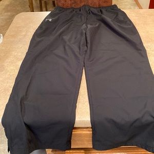 Men’s Under Armour pants, size XL